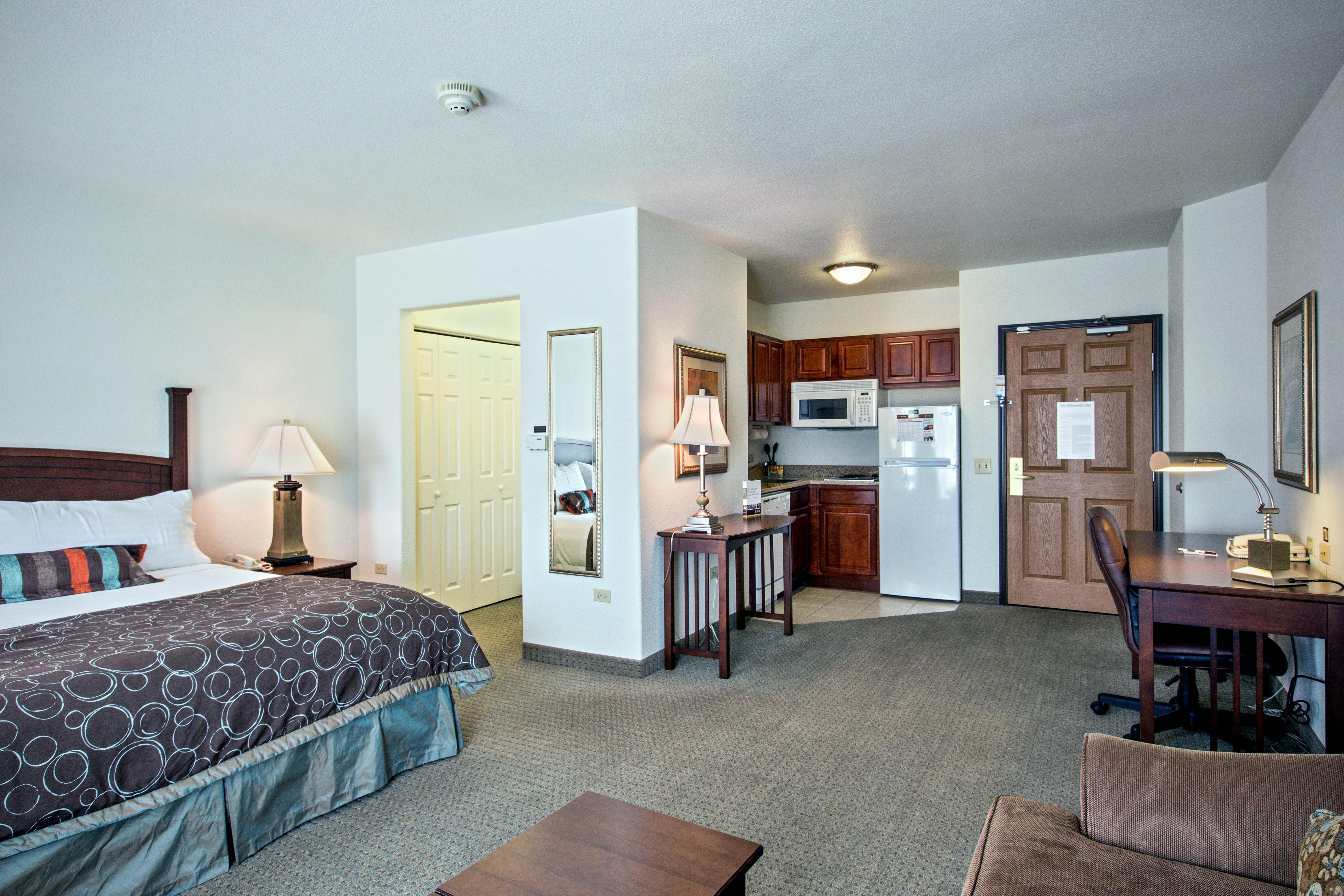 Staybridge Suites Rockford By Ihg Exterior photo