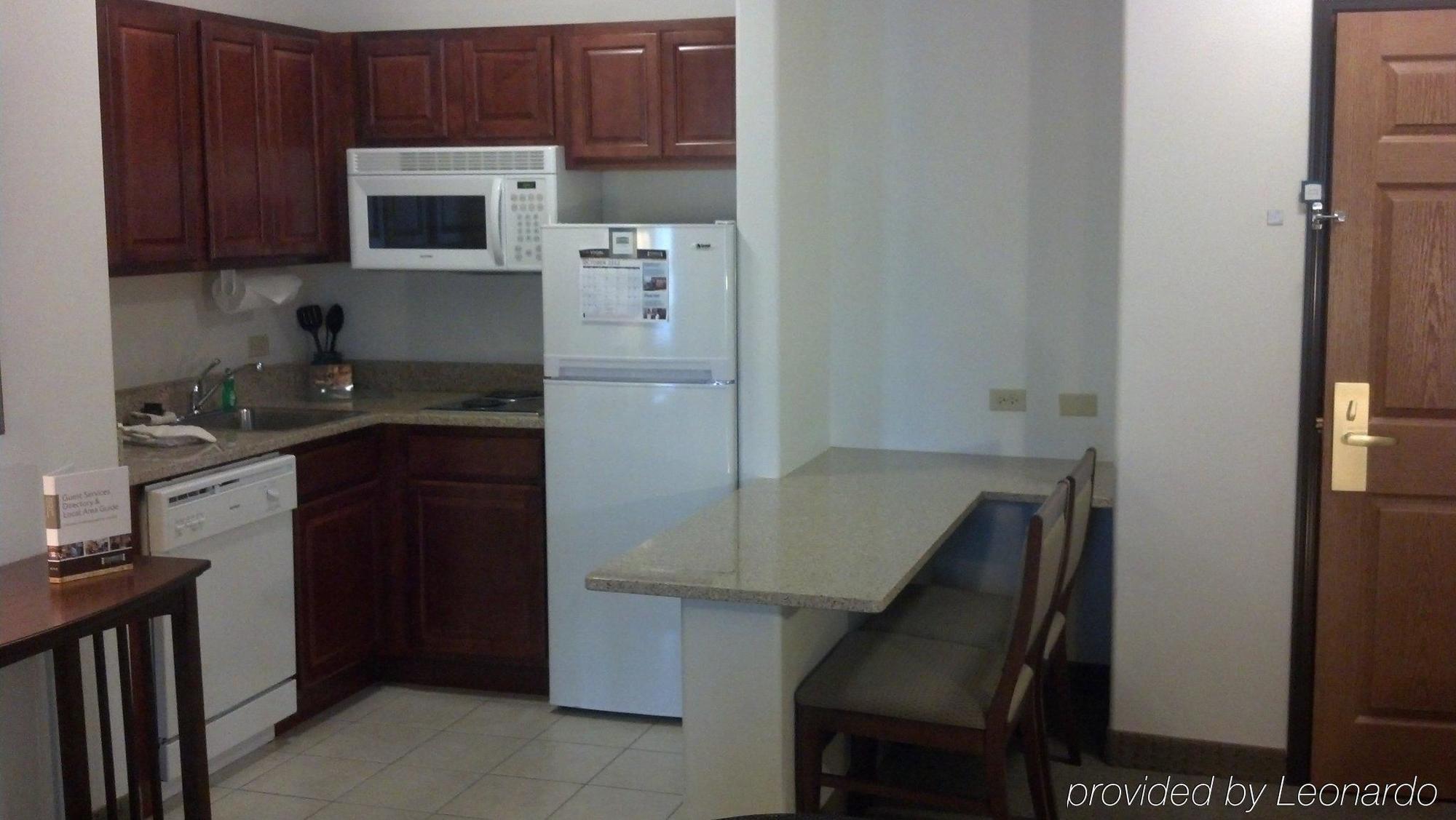 Staybridge Suites Rockford By Ihg Room photo