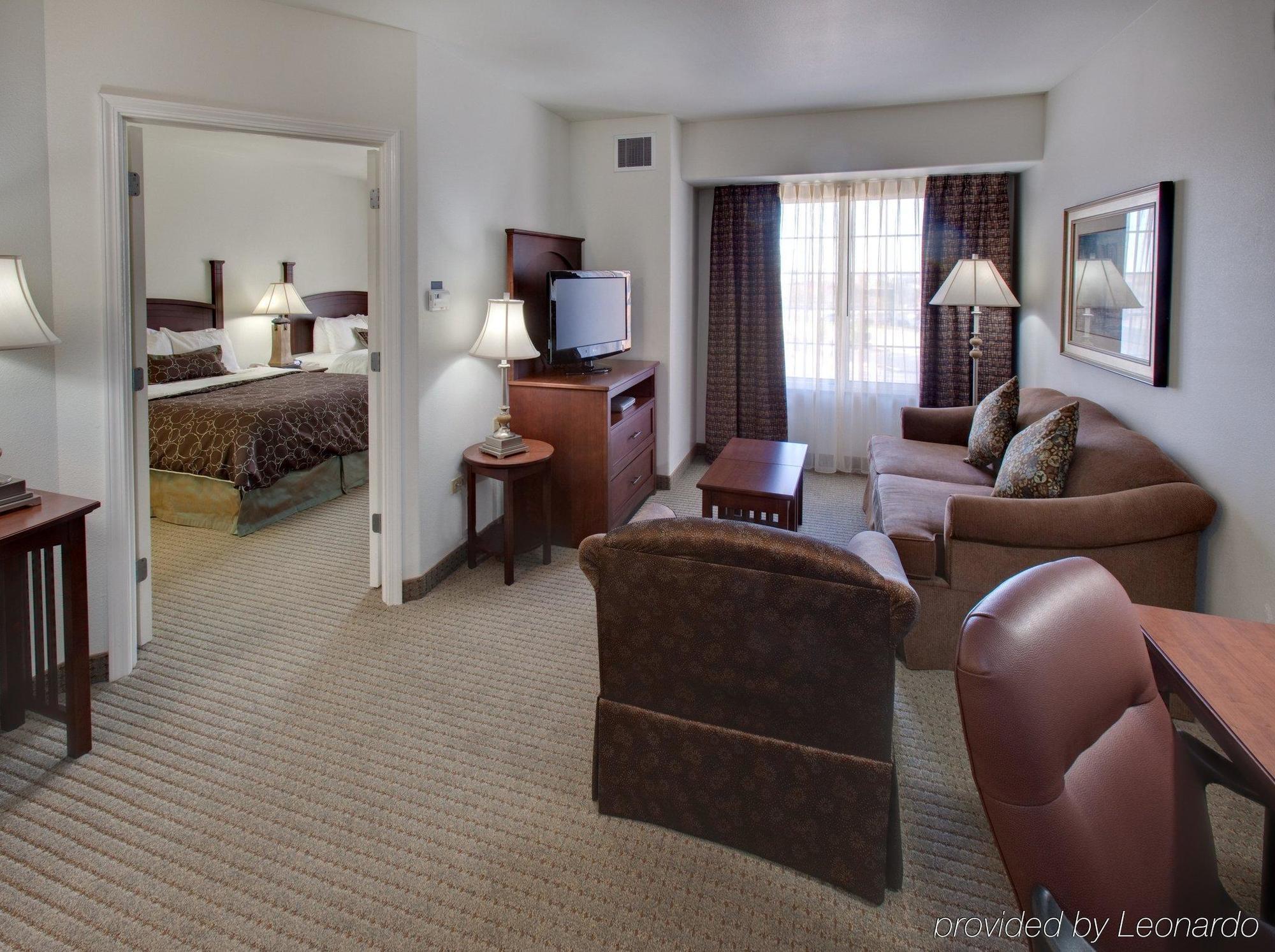 Staybridge Suites Rockford By Ihg Room photo